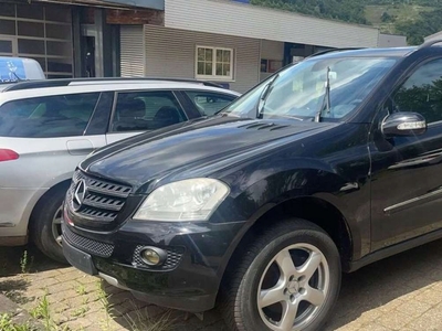 Mercedes Klasa M W164 Off-roader 3.0 V6 (280 CDI) 190KM 2007