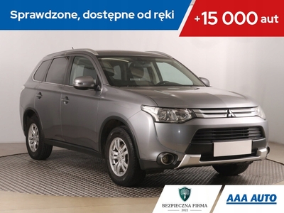 Mitsubishi Outlander III SUV Facelifting 2.2 DOHC DI-D 150KM 2014