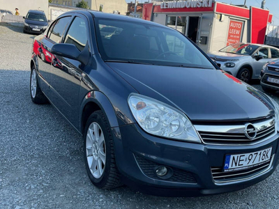 Opel Astra 1.6 Benzyna Zarejestrowany Ubezpieczony H (2004-2014)