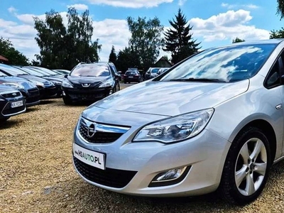 Opel Astra J Hatchback 5d 1.4 Turbo ECOTEC 120KM 2011