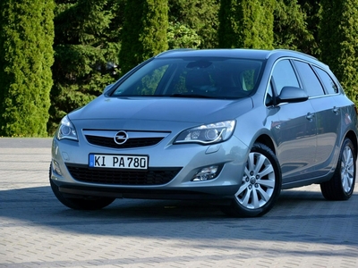 Opel Astra J Hatchback 5d 1.6 Turbo ECOTEC 180KM 2011