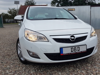 Opel Astra J Hatchback 5d 1.6 Twinport ECOTEC 115KM 2009