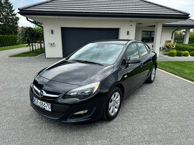 Opel Astra J Sedan 1.4 Turbo ECOTEC 140KM 2014