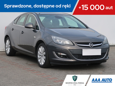 Opel Astra J Sedan 1.4 Twinport ECOTEC 100KM 2015