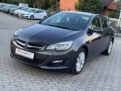 Opel Astra J Sedan 1.6 Twinport ECOTEC 115KM 2013