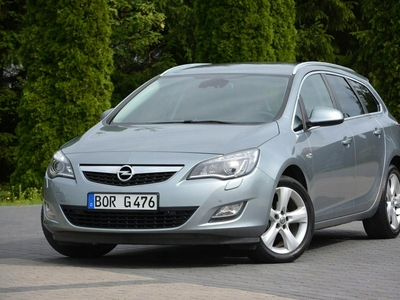 Opel Astra J Sports Tourer 1.4 Turbo ECOTEC 140KM 2011