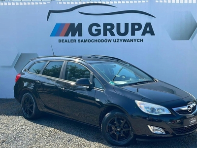 Opel Astra J Sports Tourer 1.4 Twinport ECOTEC 100KM 2011