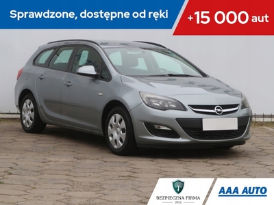 Opel Astra J Sports Tourer Facelifting 1.4 Turbo ECOTEC 140KM 2014