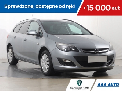 Opel Astra J Sports Tourer Facelifting 1.7 CDTI ECOTEC 110KM 2014