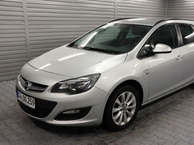 Opel Astra J Sports Tourer Facelifting 2.0 CDTI ECOTEC 165KM 2013