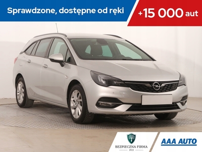 Opel Astra K Sportstourer Facelifting 1.2 Turbo 130KM 2020