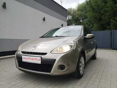 Renault Clio III Hatchback 3d Phase II 1.2 16v 75KM 2011