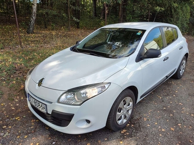 Renault Megane III Hatchback 1.6 16v 100KM 2011