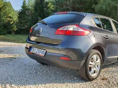 Renault Megane III Hatchback Facelifting 1.6 16v 100KM 2012