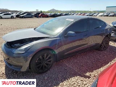 Tesla Model 3 benzyna 2023r. (PHOENIX)