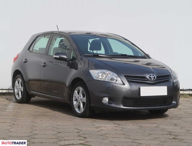 Toyota Auris 1.6 130 KM 2012r. (Piaseczno)