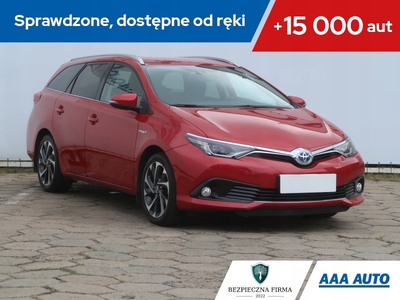 Toyota Auris II Hatchback 5d Facelifting 1.8 Hybrid 136KM 2016