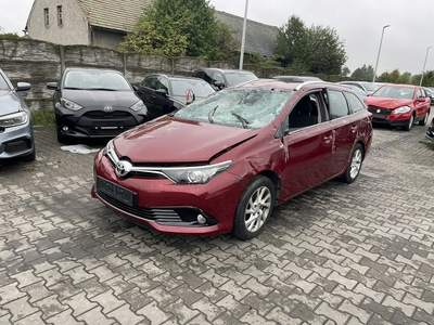 Toyota Auris II Touring Sports Facelifting 1.6 Valvematic 132KM 2017