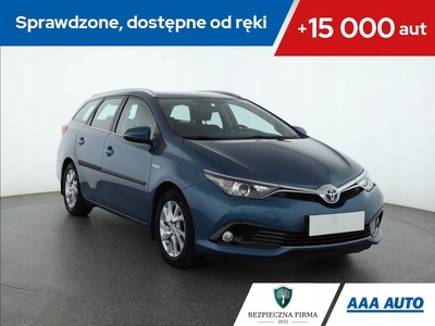 Toyota Auris II Touring Sports Facelifting 1.8 Hybrid 136KM 2016