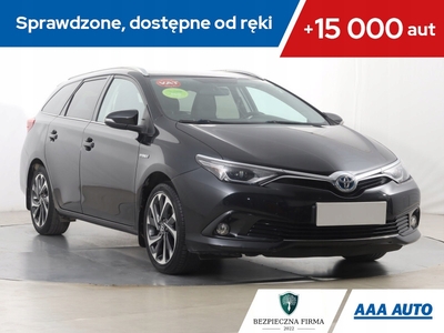 Toyota Auris II Touring Sports Facelifting 1.8 Hybrid 136KM 2016