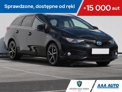 Toyota Auris II Touring Sports Facelifting 1.8 Hybrid 136KM 2018