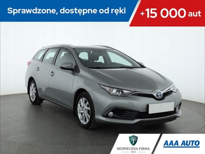 Toyota Auris II Touring Sports Facelifting 1.8 Hybrid 136KM 2018