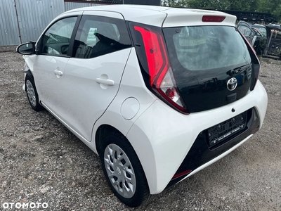 Toyota Aygo x.shift x-play connect