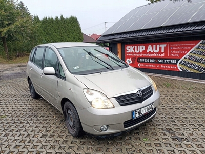 Toyota Corolla Verso E120 2.0 D-4D 90KM 2003