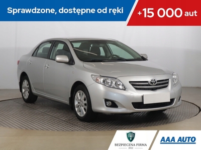 Toyota Corolla X Sedan 1.6 i 16V VVT-i 124KM 2008