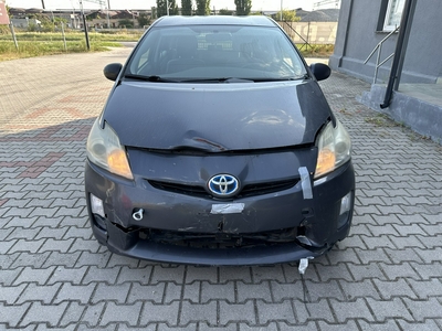 Toyota Prius III Hatchback 1.8 HSD 136KM 2011