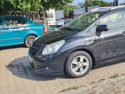 Toyota Verso Minivan 2.0 D-4D 126KM 2010