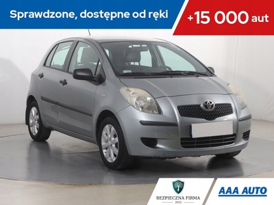 Toyota Yaris II Hatchback 5d 1.3 i VVT-i 86KM 2007