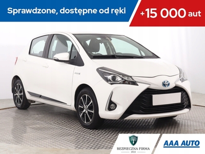 Toyota Yaris III Hatchback 5d Facelifting 2017 1.5 Hybrid 100KM 2018