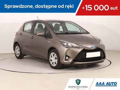 Toyota Yaris III Hatchback 5d Facelifting 2017 1.5 Hybrid 100KM 2018