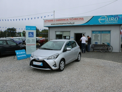 Toyota Yaris III Hatchback 5d Facelifting 2017 1.5 Hybrid 100KM 2019