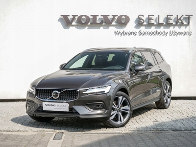 Volvo V60 II Cross Country Facelifting 2.0 B4 197KM 2023