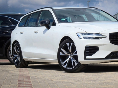 Volvo V60 II Kombi Plug-in 2.0 T6 Plug-In Hybrid 341KM 2021