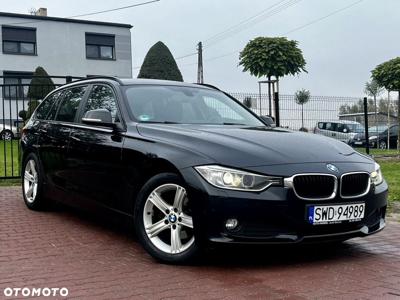 BMW Seria 3 318d DPF Touring Edition Sport