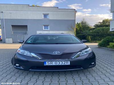 Toyota Sienna 3.5 V6 XLE AWD