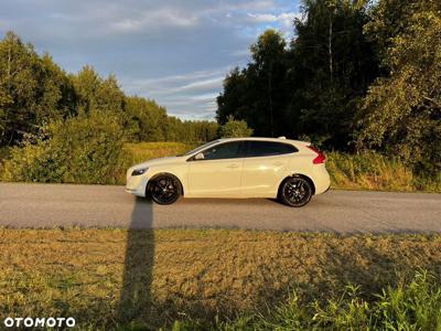 Volvo V40 D2