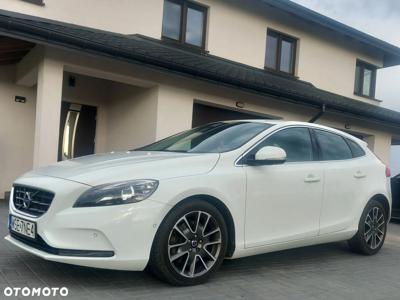 Volvo V40 D4 Drive-E R-Design Summum