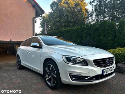 Volvo V60 D6 AWD Plug-in Hybrid Summum