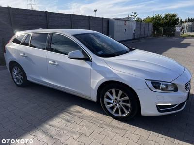 Volvo V60 T3 Drive-E Dynamic Edition (Momentum)