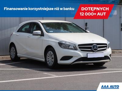 Mercedes Klasa A W176 Hatchback 5d 1.6 180 BlueEFFICIENCY 122KM 2014