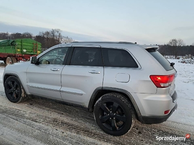 Jeep 5,7v8 2011r bezwypadek