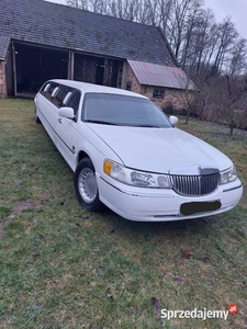 Limuzyna Lincoln Town Car 8,5m