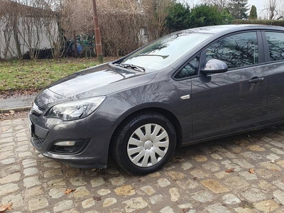 Opel Astra 2015 r, benzyna, salonowy, bezwypadkowy.