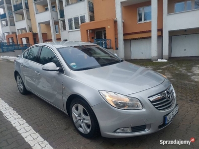 Opel Insignia / Diesel / Automat / 2010 R