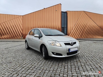 Toyota Auris 1.4 2008 czujniki cofania hak nowe LPG 109k km