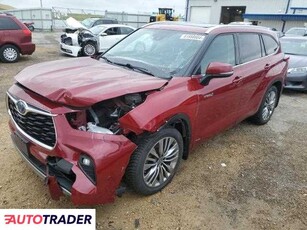 Toyota Highlander 2.0 hybrydowy 2021r. (MCFARLAND)